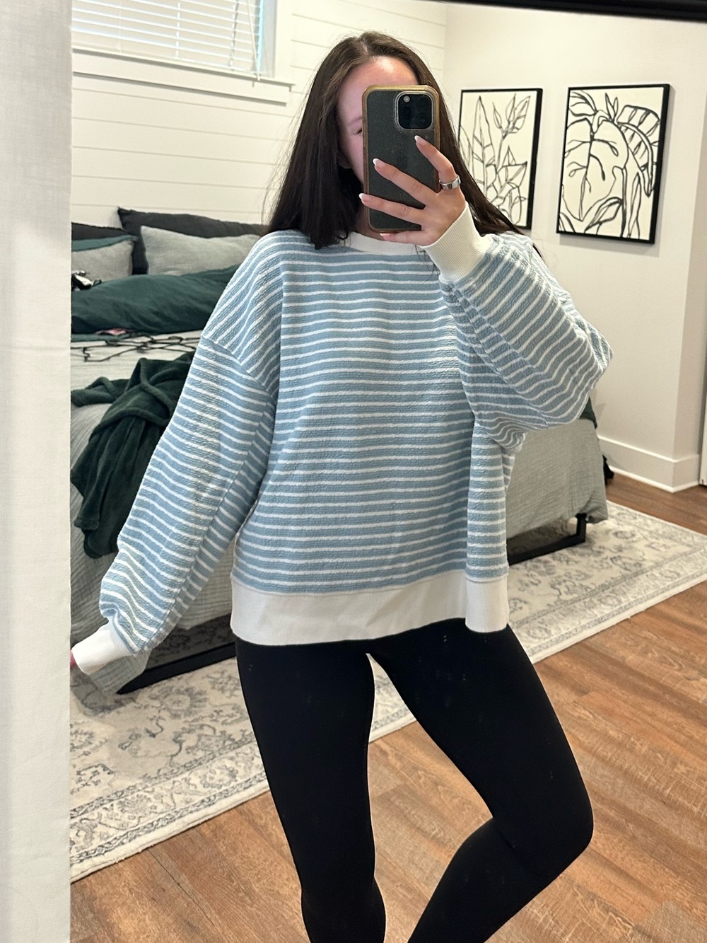 American Eagle Off-White Crewneck Sweatshirt